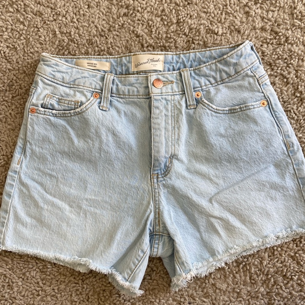 Universal Thread Vintage Midi  0 /25R light blue denim jean shorts super cute